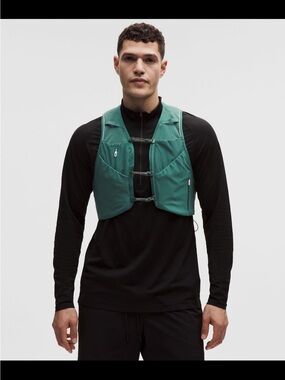 Men's Lululemon fast and free Performance Lightweight Green Running Vest